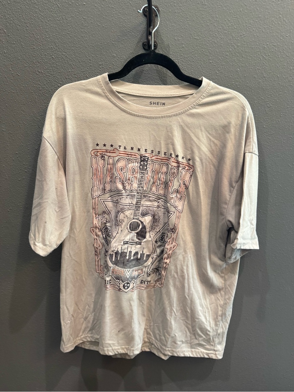 SHEIN Men's Nashville Graphic Tee in Beige and Pink Accents